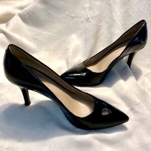 BCBGeneration Black Pumps Size 7 Shiny Patent 2.5” Heels Dress Shoes